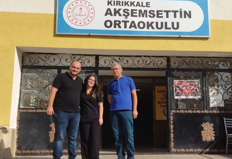 kirikkale-fen-lisesi-kazanan-ogrenci-altin-odul2 Kırıkkale'de Fen Lisesini Kazanan Öğrenci Altınla Ödüllendirildi