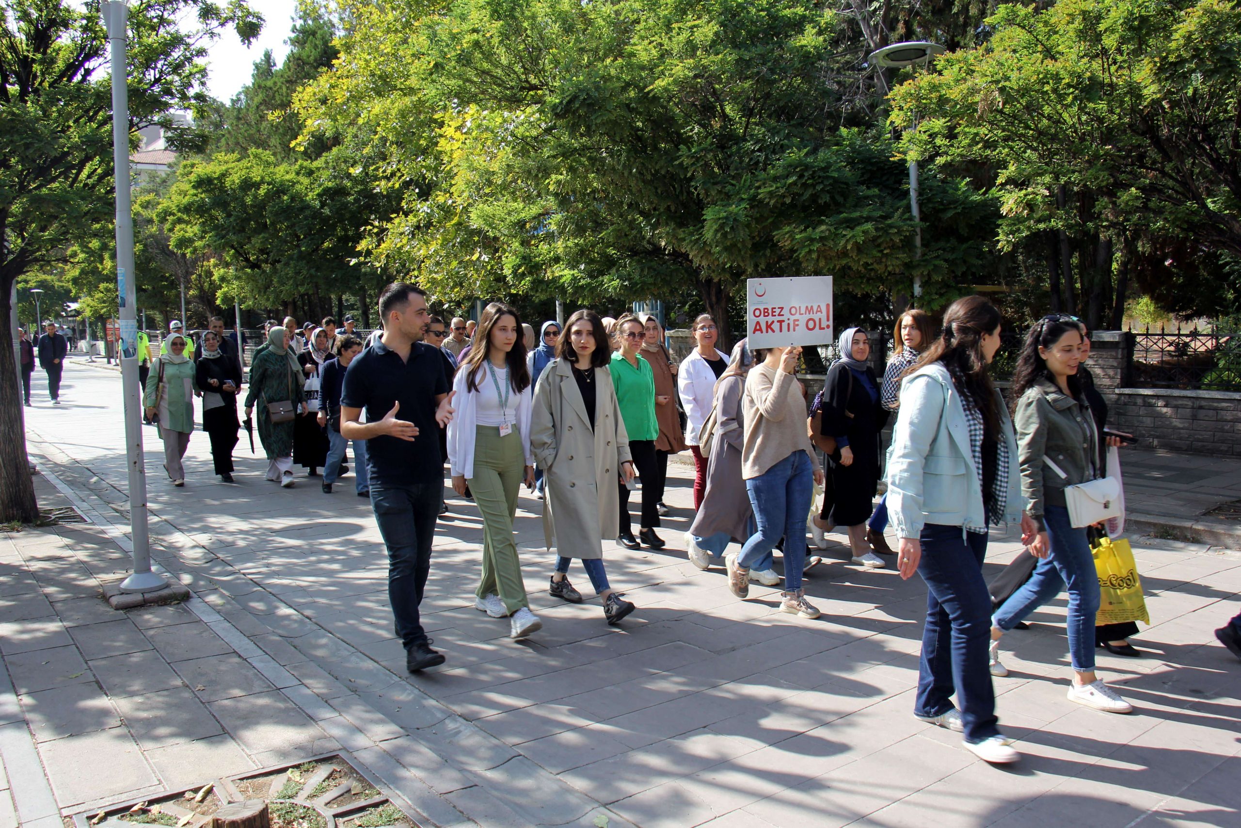 kirikkale-saglik-mudurlugu-personelleri-dunya-yuruyus-gunu-etkinligi-4-scaled Kırıkkale İl Sağlık Müdürlüğü Personelleri 'Dünya Yürüyüş Günü'nde Yürüyüş Etkinliği Düzenledi