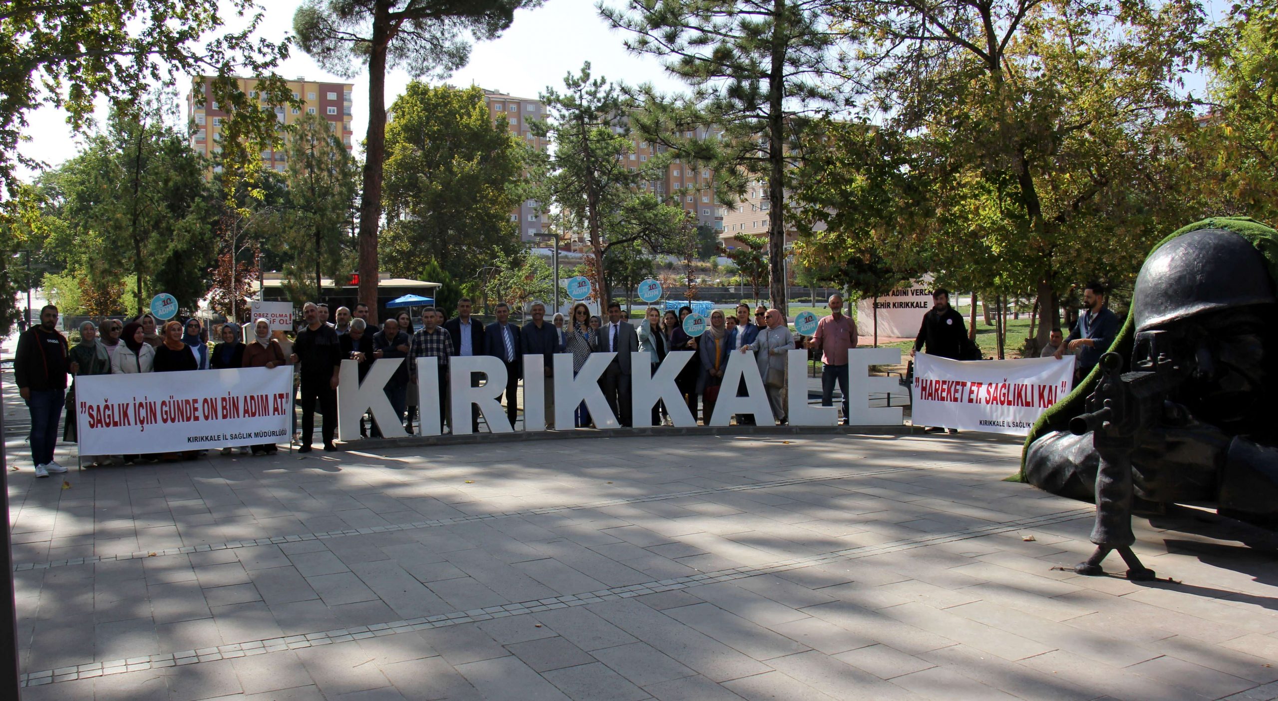 kirikkale-saglik-mudurlugu-personelleri-dunya-yuruyus-gunu-etkinligi-5-scaled Kırıkkale İl Sağlık Müdürlüğü Personelleri 'Dünya Yürüyüş Günü'nde Yürüyüş Etkinliği Düzenledi