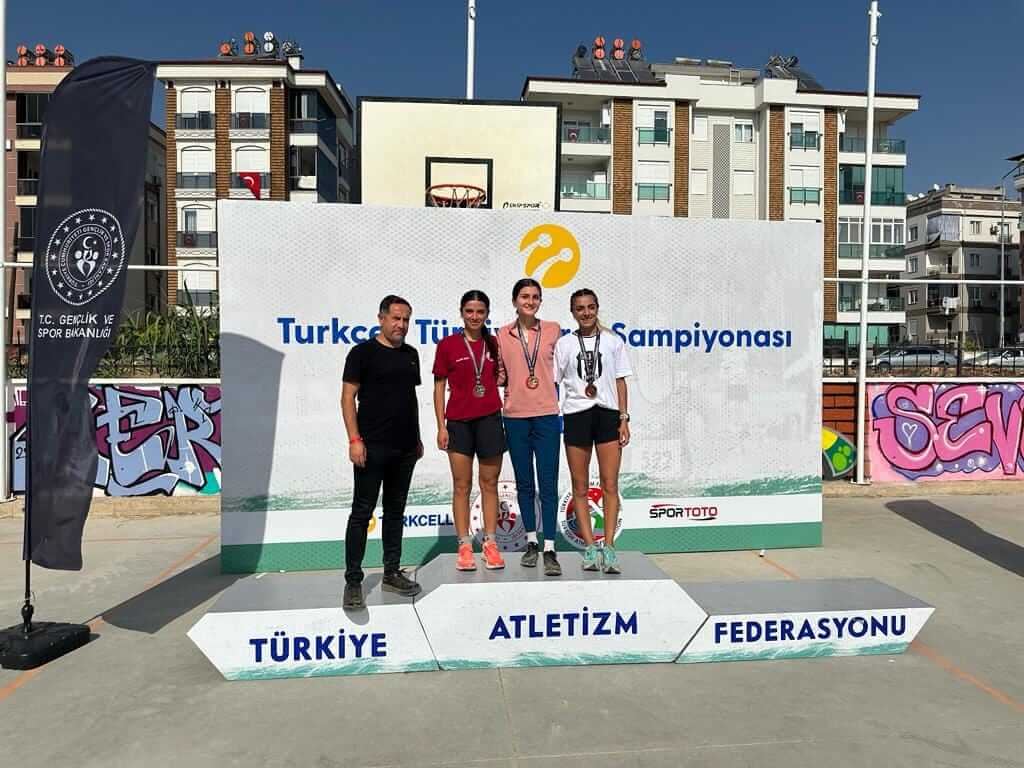 pelinsu-sahin-kirikkale-turkiye-sampiyonu Kırıkkale'nin Gururu Pelinsu Şahin, Ferdi Kros Şampiyonası'nda Türkiye Şampiyonu Oldu