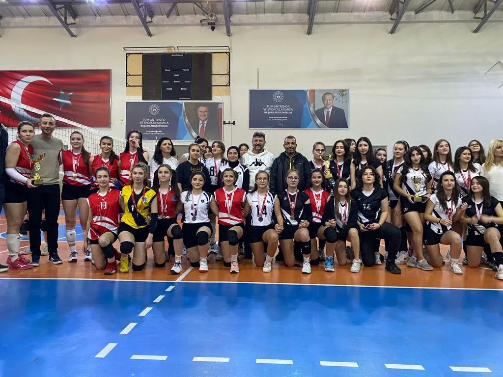 kirikkale-spor-lisesi-voleybol-sampiyon-2 Kırıkkale Spor Lisesi Voleybolda Şampiyon Oldu