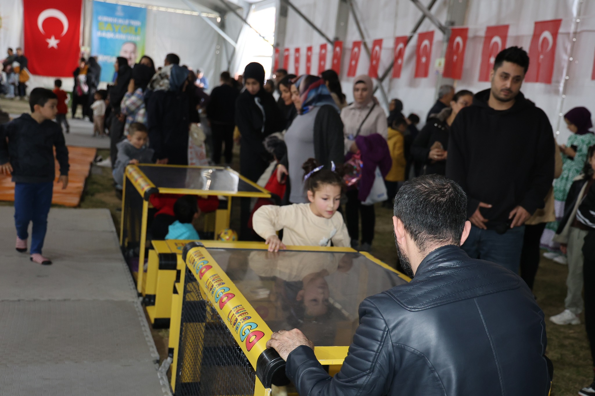 kirikkale-belediyesi-oyun-cadiri-5 Kırıkkale Belediyesi'nin Oyun Çadırı Çocukların Yüzünü Güldürdü