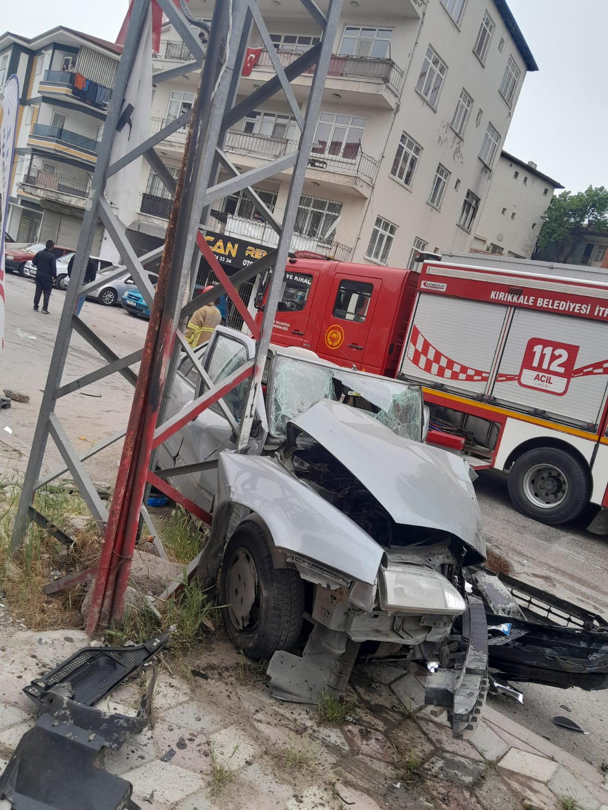IMG-20240425-WA0010 Kırıkkale'de Feci Trafik Kazası, Otomobil ile Cipin Çarpıştığı Kazada 1 Kişi Hayatını Kaybetti 2 Kişi Yaralandı