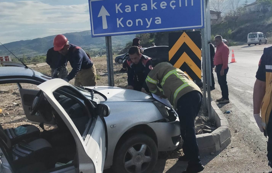 kirikkale-bayram-bilanco-2-trafik-kazasi-8-kisi-yaralandi-2 Kırıkkale'de Trafik Kazalarında 8 Kişi Yaralandı