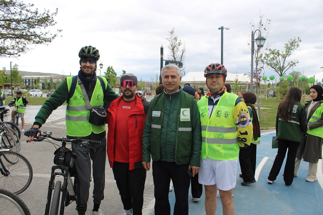 kirikkale-yesilay-bisiklet-turu-5 Kırıkkale'de Gençler Bağımlılığa Dikkat Çekmek İçin Pedal Çevirdi