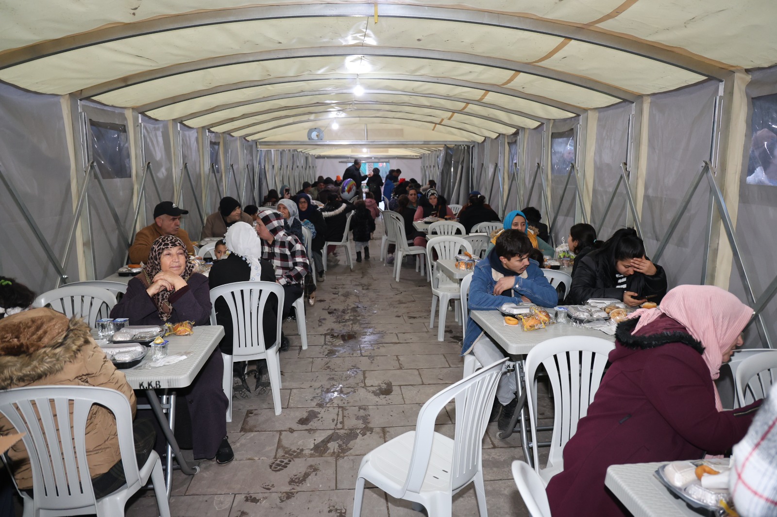 Kırıkkale Ramazan Sokağı'nda İftar Çadırı Vatandaşları Buluşturdu 3 WhatsApp Image 2025 03 01 at 21.34.44