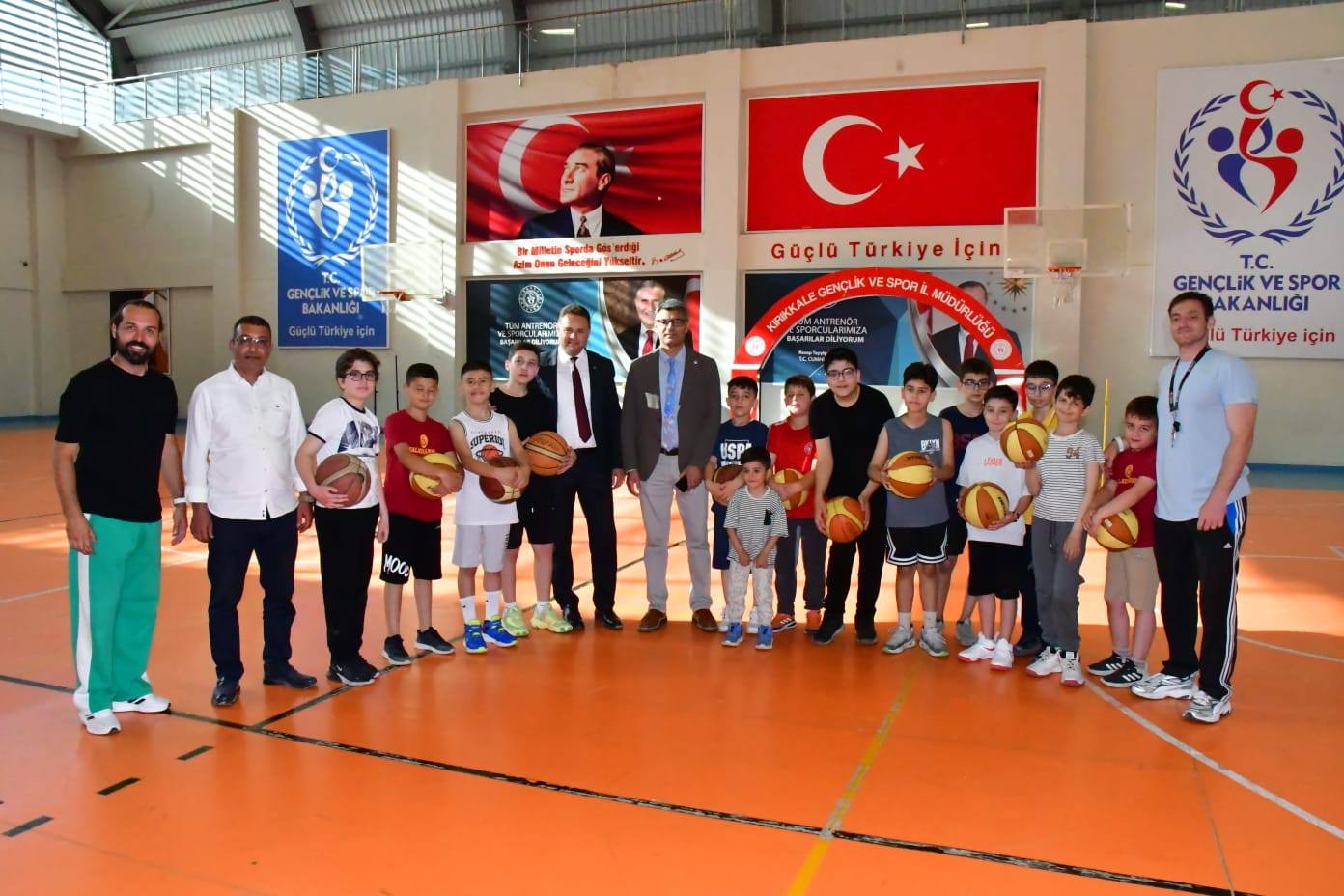 Olimpiyat Madalyalı Milli Atıcı Yusuf Dikeç Kırıkkale'de Gençlere İlham Verdi 1 yusuf dikec kirikkale 3