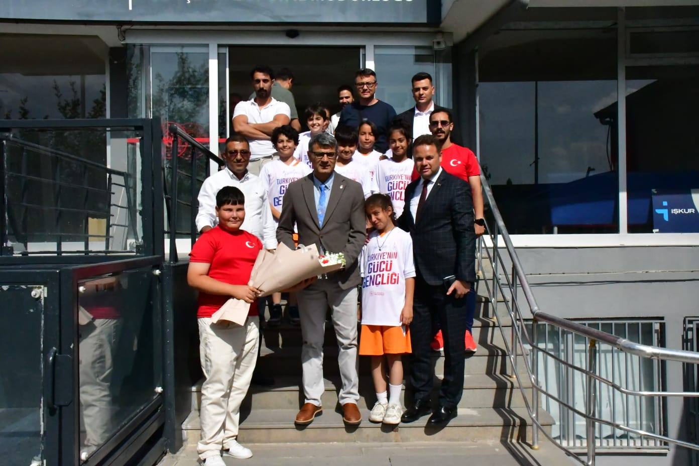 Olimpiyat Madalyalı Milli Atıcı Yusuf Dikeç Kırıkkale'de Gençlere İlham Verdi 7 yusuf dikec kirikkale 8