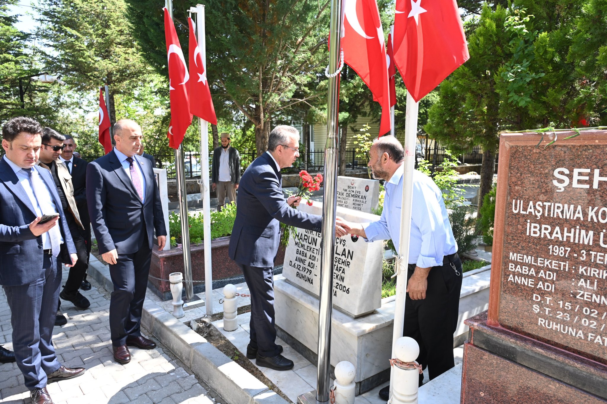 Kırıkkale'de Bayram Arifesinde Şehitlik Ziyareti: 'Vatan Size Minnettar' 6 20250605 145659