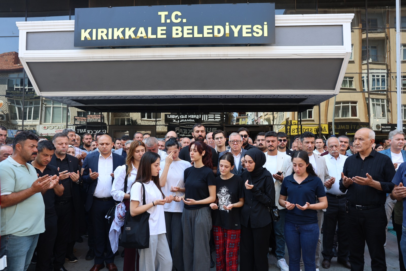 Vefat Eden Kırıkkale Belediyesi Personeli Deniz Şen Son Yolculuğuna Uğurlandı 3 IMG 20250717 WA0037
