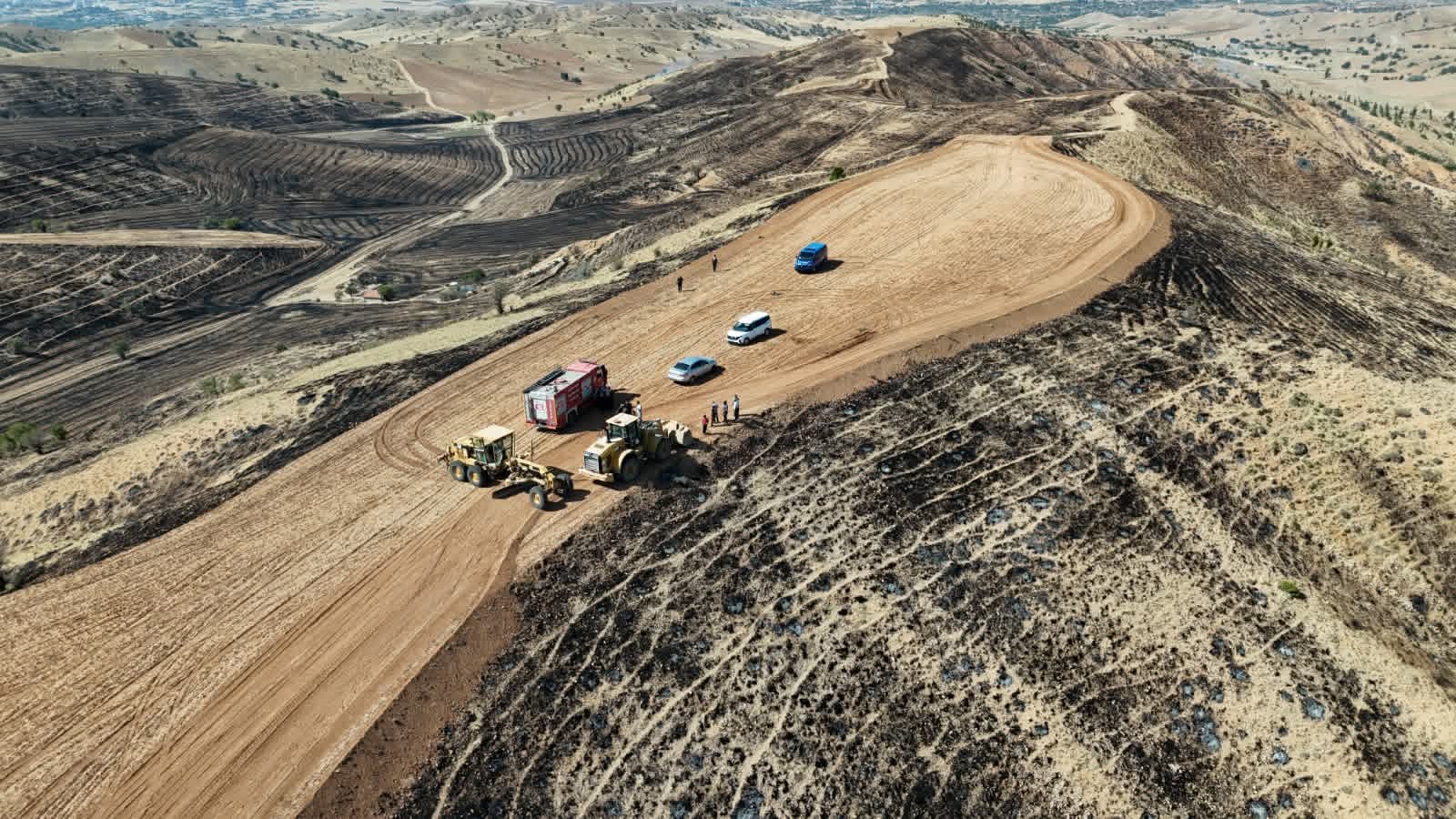 Kırıkkale'de Çıkan Yangında 15 Bin Dönüm Arazi Küle Döndü 3 FB IMG 1755960624477