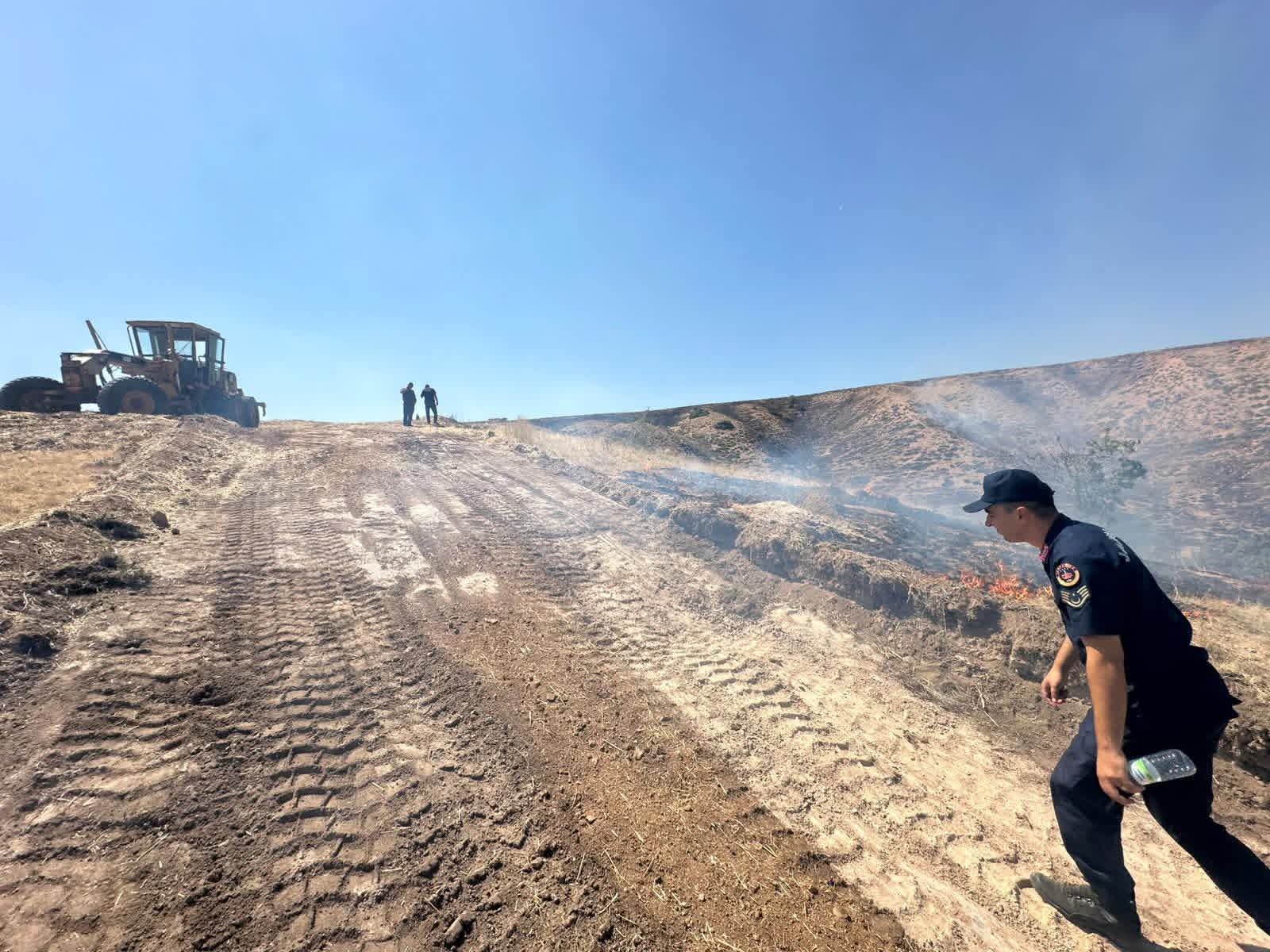 Kırıkkale'de Çıkan Yangında 15 Bin Dönüm Arazi Küle Döndü 6 FB IMG 1755960635693