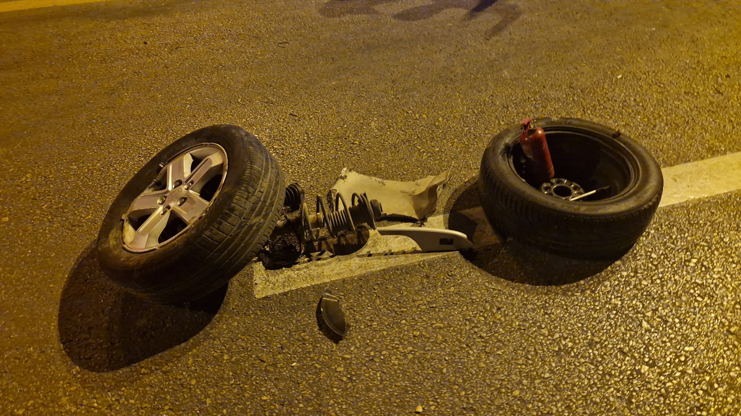 Kırıkkale'de Kontrolden Çıkan Otomobil Üst Geçide Çarparak Hurdaya Döndü: 3 Yaralı 2 IMG 20250824 WA0022 scaled