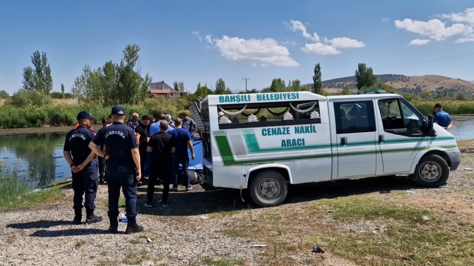 Kırıkkale'de Kızılırmak'ta Arkadaşını Kurtarmak İstedi, İki Kişinin Cansız Bedenine Ulaşıldı 6 1757087507 10