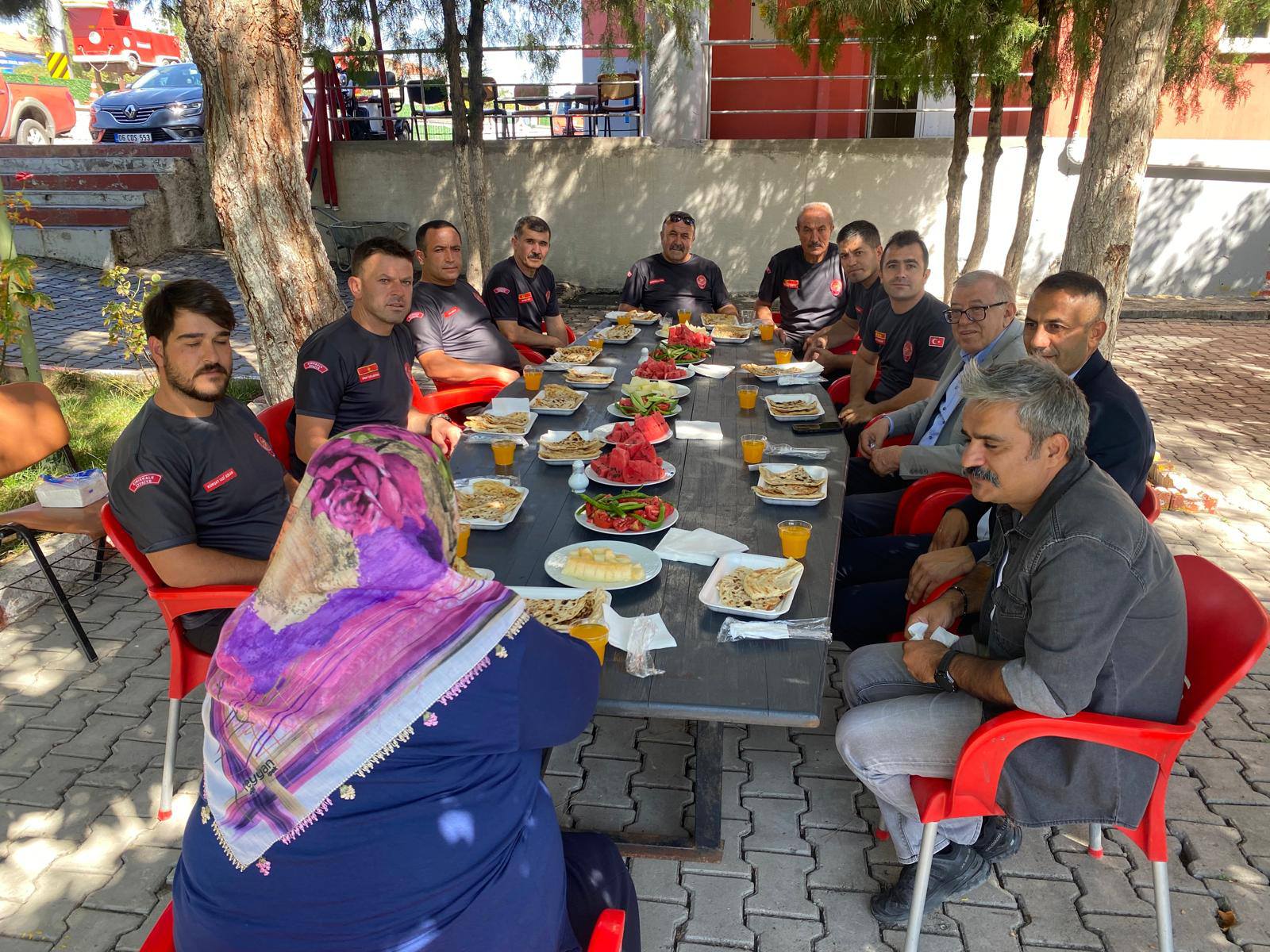 Gülhan Hanım'dan Kırıkkale İtfaiye Ekiplerine Moral İkramı 1 549190192 24276013382020669 1388568816830128012 n