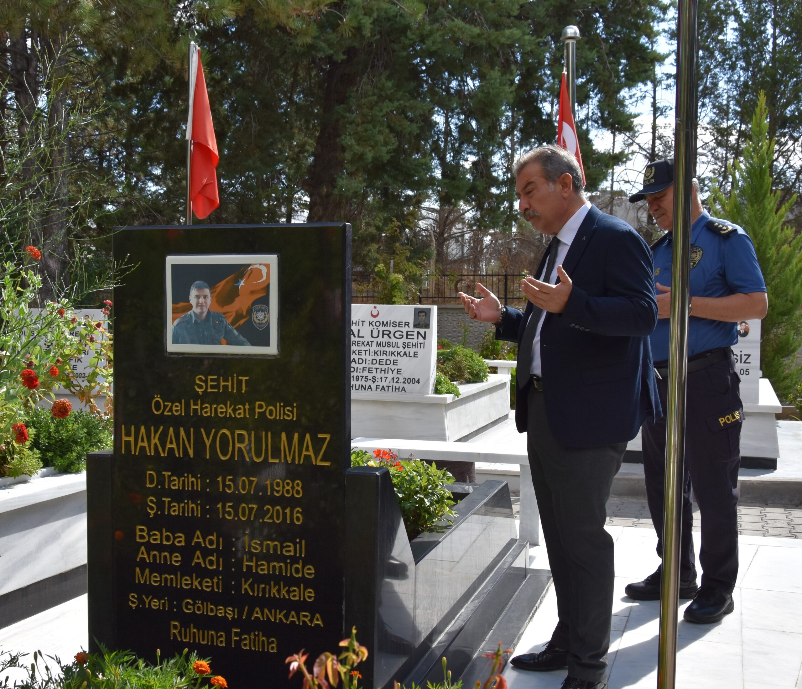 Kırıkkale İl Emniyet Müdürü Mustafa Işık Göreve Başladı: İlk Ziyareti Şehitlik Oldu 3 mustafa isik kirikkale il emniyet muduru 4 scaled