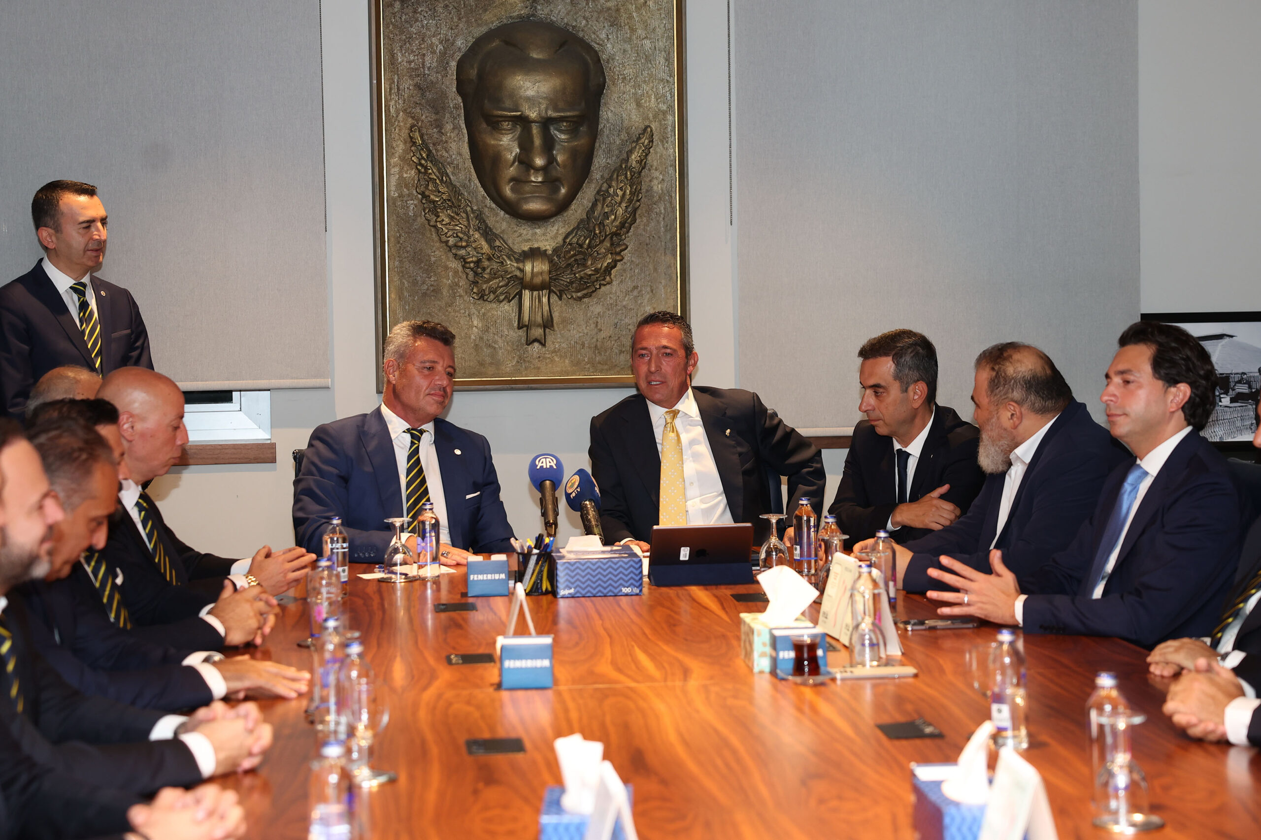 Sadettin Saran, Fenerbahçe Başkanı Olarak Mazbatasını Aldı 1 sadettin saran mazbata aldi 2 scaled