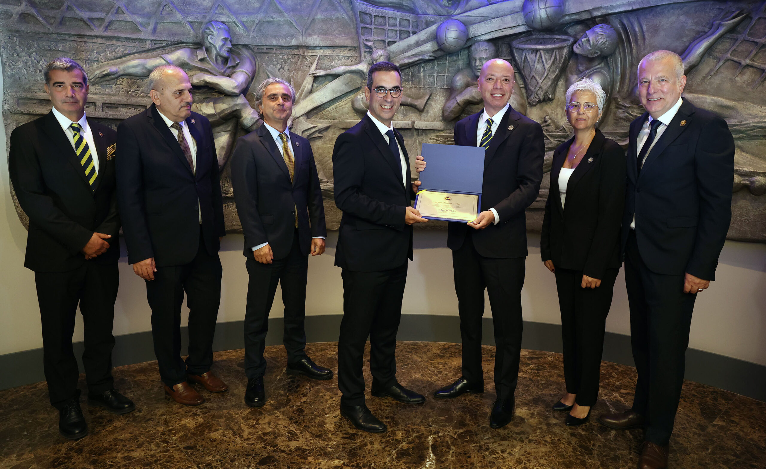 Sadettin Saran, Fenerbahçe Başkanı Olarak Mazbatasını Aldı 3 sadettin saran mazbata aldi 4 scaled