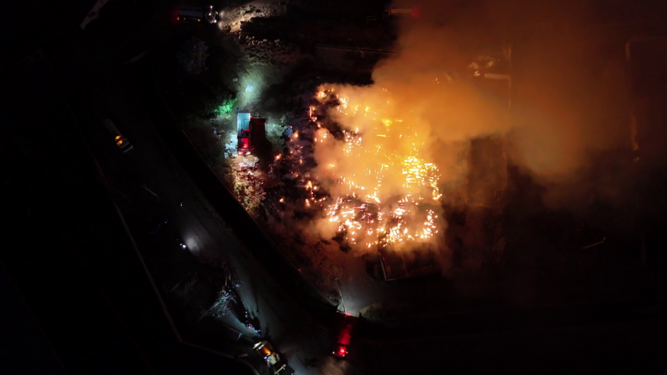 1759791921 1759790930038