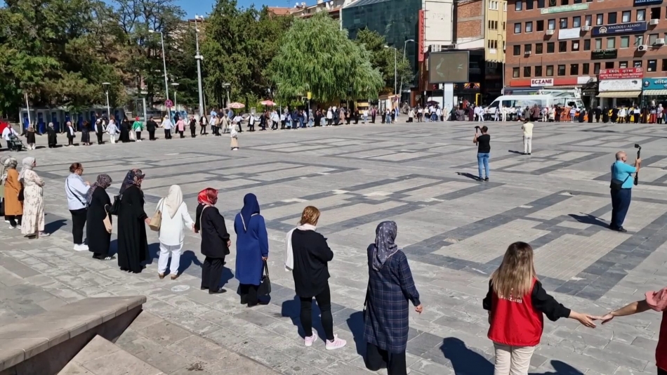 AK Parti Kırıkkale Kadın Kolları'ndan 'Gazze için Sessiz Çığlık' Etkinliği 6 kirikkale gazze sessiz ciglik 4