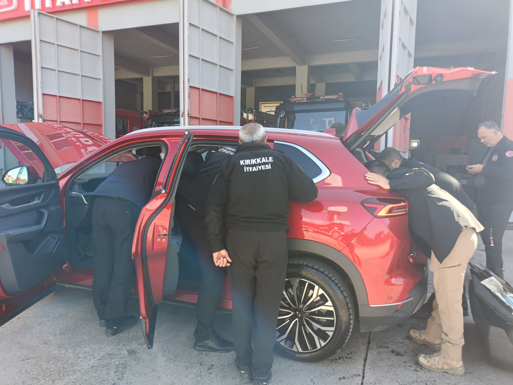 Kırıkkale İtfaiyesi, Elektrikli Araç Tehlikelerine Karşı Hazır! 4 kirikkale itfaiye 2