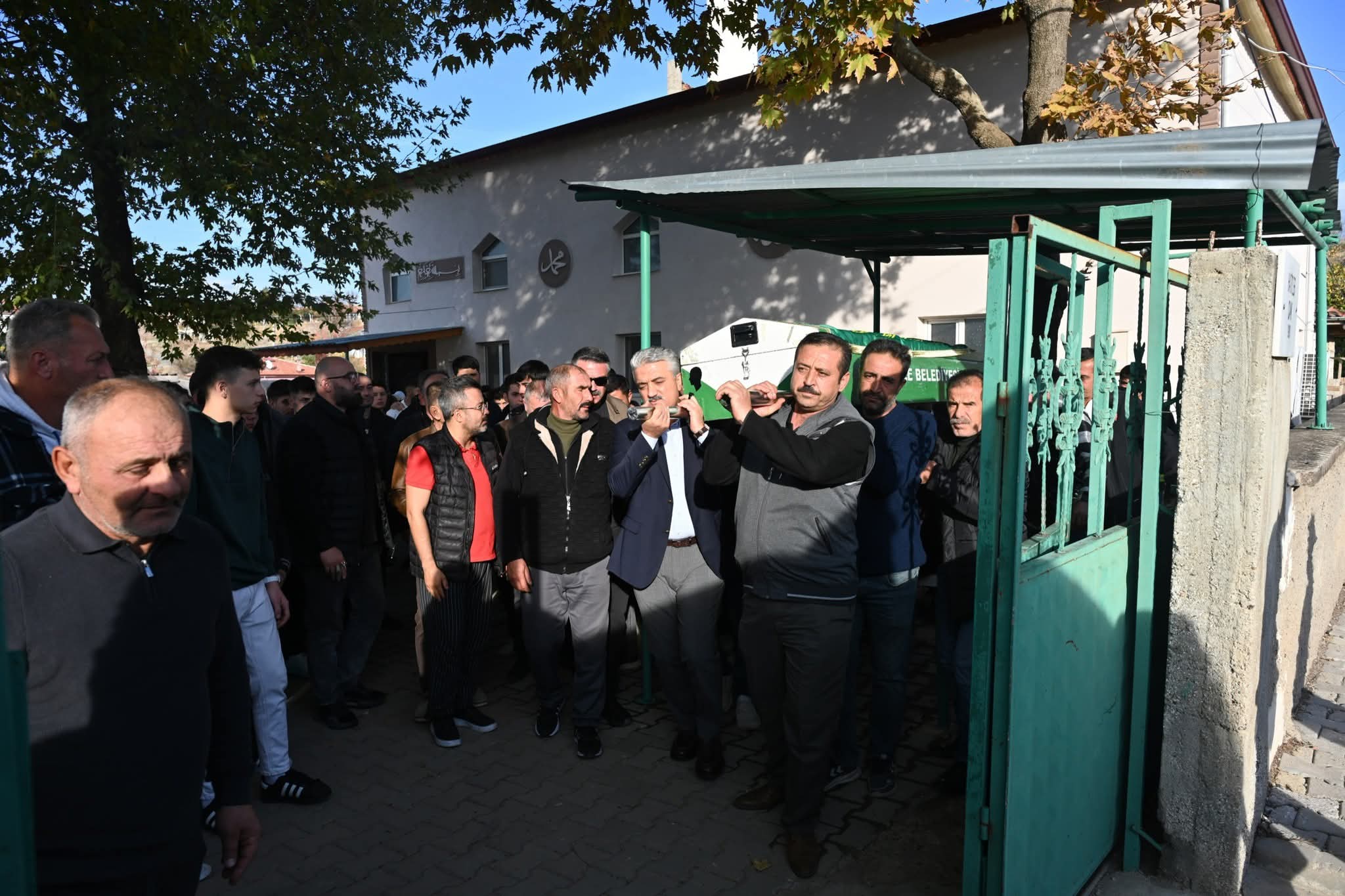 Trafik Kazasında Hayatını Kaybeden Kırıkkale'li Genç Öğrenci Son Yolculuğuna Uğurlandı 3 FB IMG 1762701133000