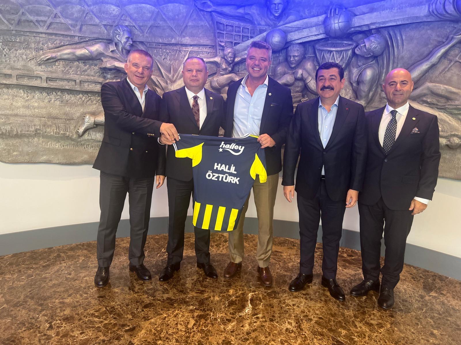 Halil Öztürk Fenerbahçe Spor Kulübü Başkanı Sadettin Saran'ı Ziyaret Etti 1 IMG 20251103 WA0011