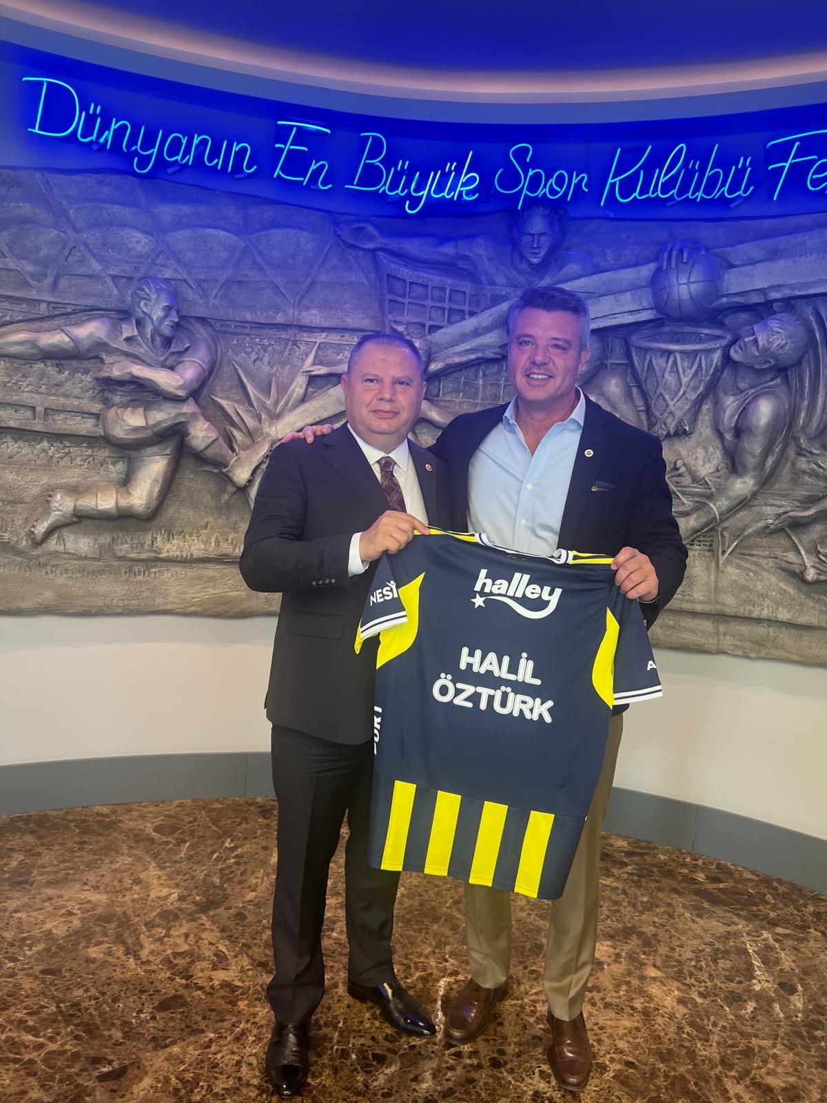 Halil Öztürk Fenerbahçe Spor Kulübü Başkanı Sadettin Saran'ı Ziyaret Etti 2 IMG 20251103 WA0012