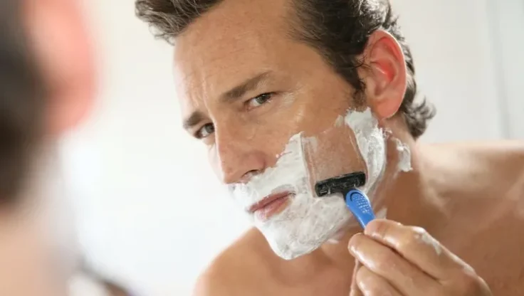 Tıraş Jeli mi Köpük mü? Cilt Tipine Göre Doğru Seçim Rehberi