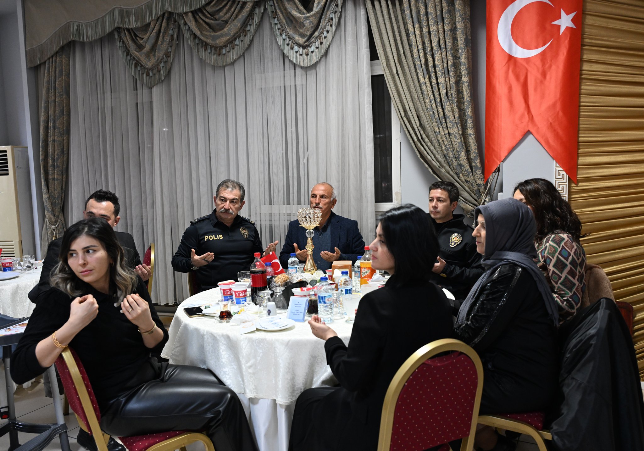 Kırıkkale İl Emniyet Müdürü Mustafa Işık'tan Şehit Aileleri Onuruna Anlamlı Buluşma 4 20251230 233251