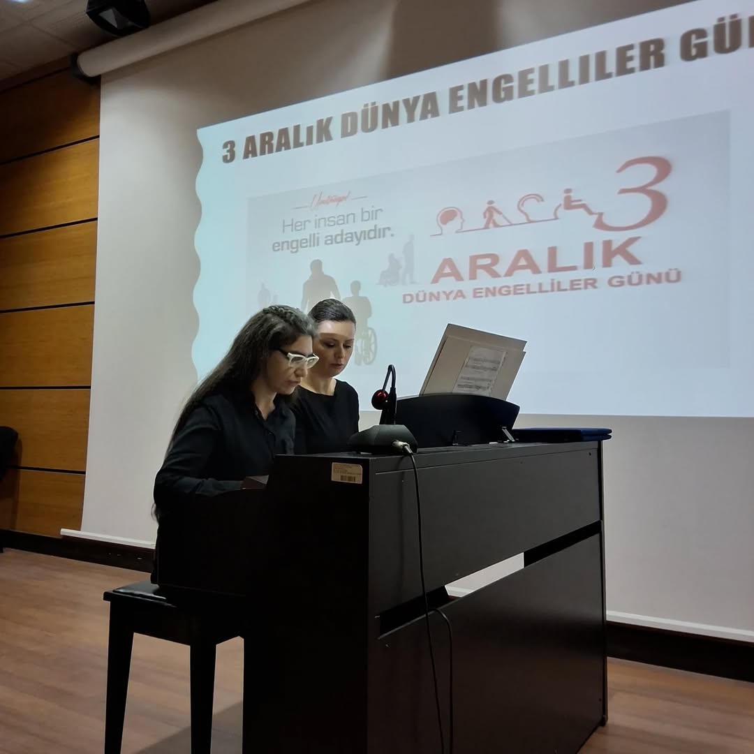 Kırıkkale Üniversitesi'nde Engelliler Günü İçin Sanat ve Tıp Buluştu 6 599704812 17867971611500038 8761354178198060564 n.webp