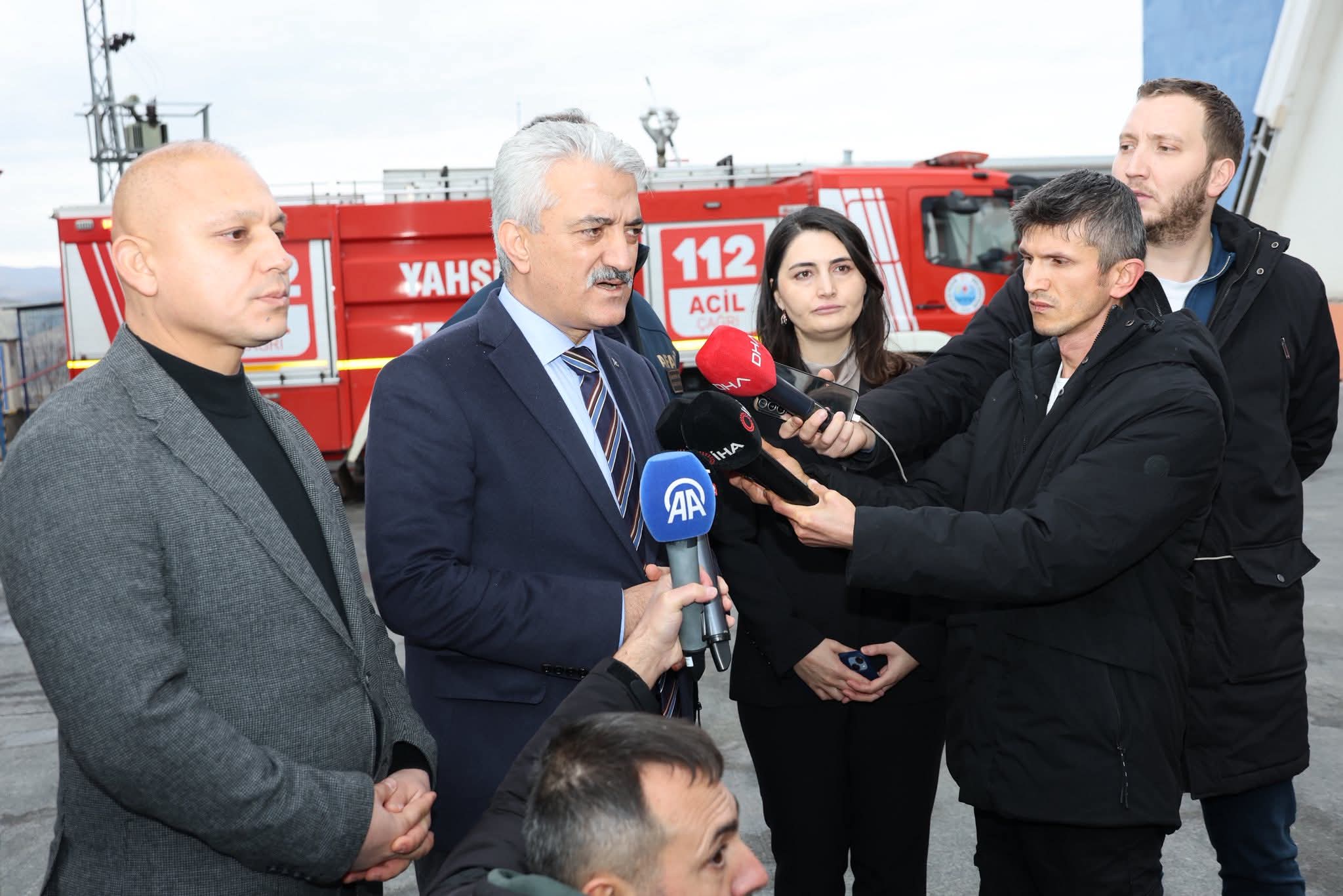 Geçmiş Olsun Kırıkkale! OSB'de İki Ayrı Yangın Meydana Geldi Dumanlar Gökyüzünü Kapladı 2 FB IMG 1765375500489