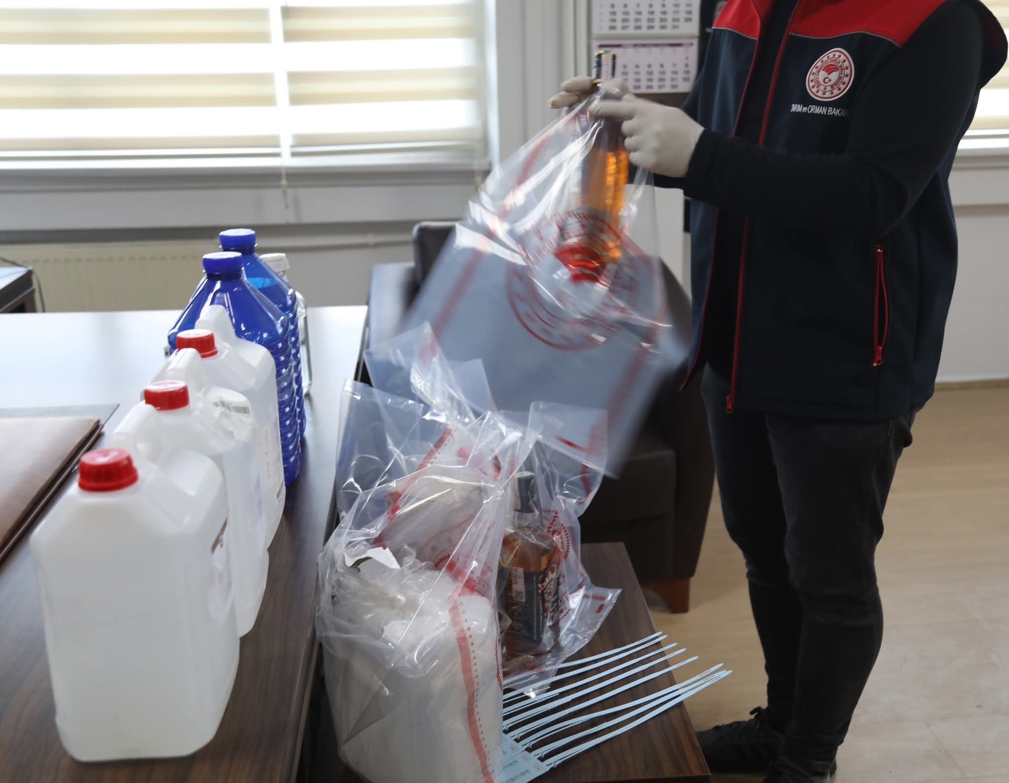 Kırıkkale'de Yılbaşı Öncesi Sahte İçkiye Sıkı Denetim: Şüpheli Ürünler Laboratuvara Gönderildi 5 FB IMG 1767084811111