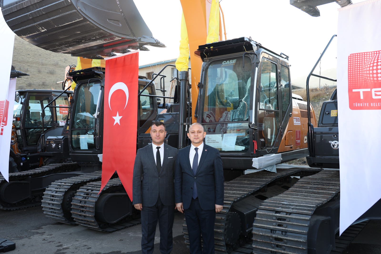 Kırıkkale Belediyesi'ne 8 Milyon Liralık Paletli Ekskavatör Hibesi 1 kirikkale belediyesi ekskavator 2