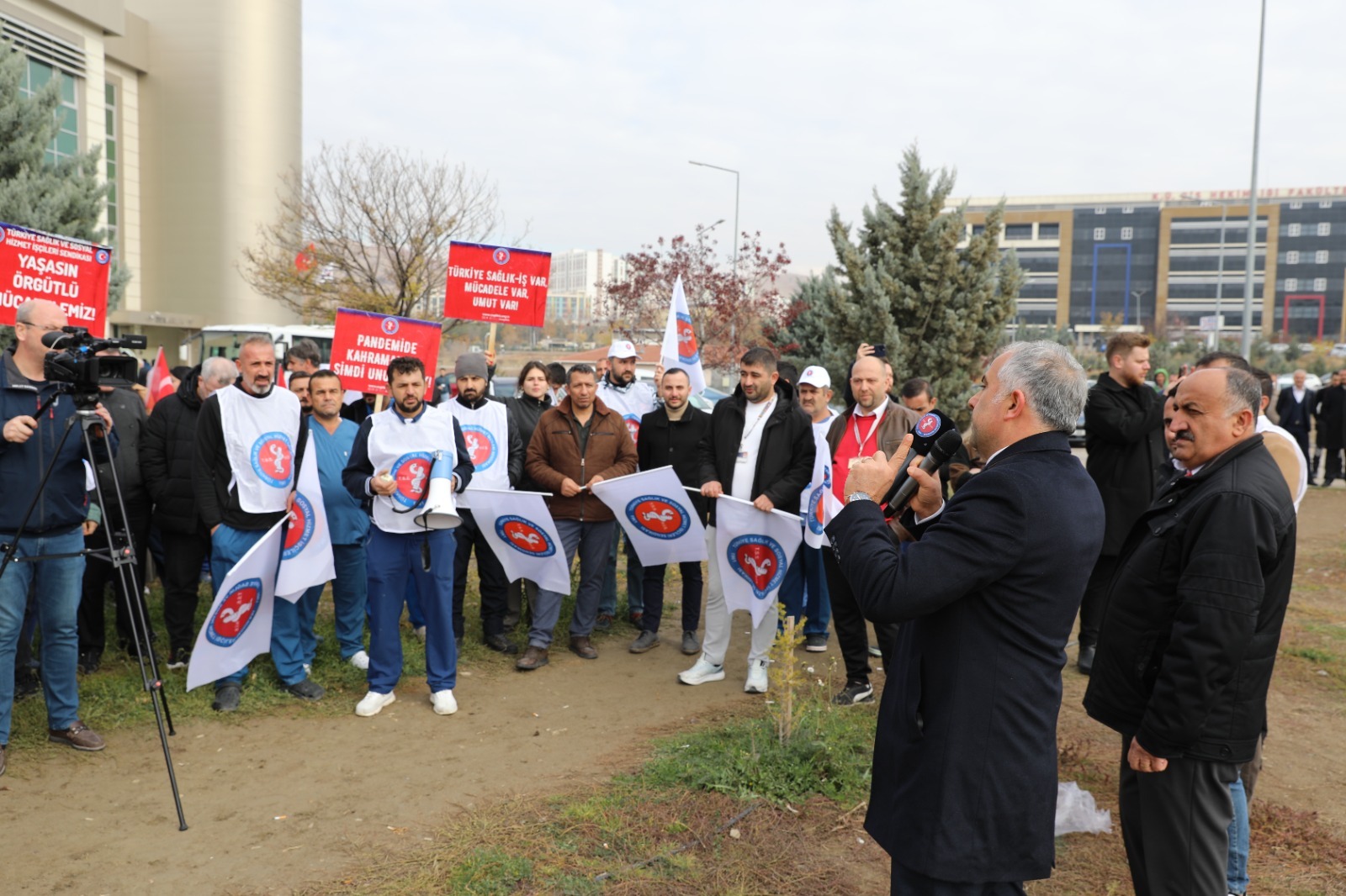 kku tip fakultesi hastanesi isci eylem 4