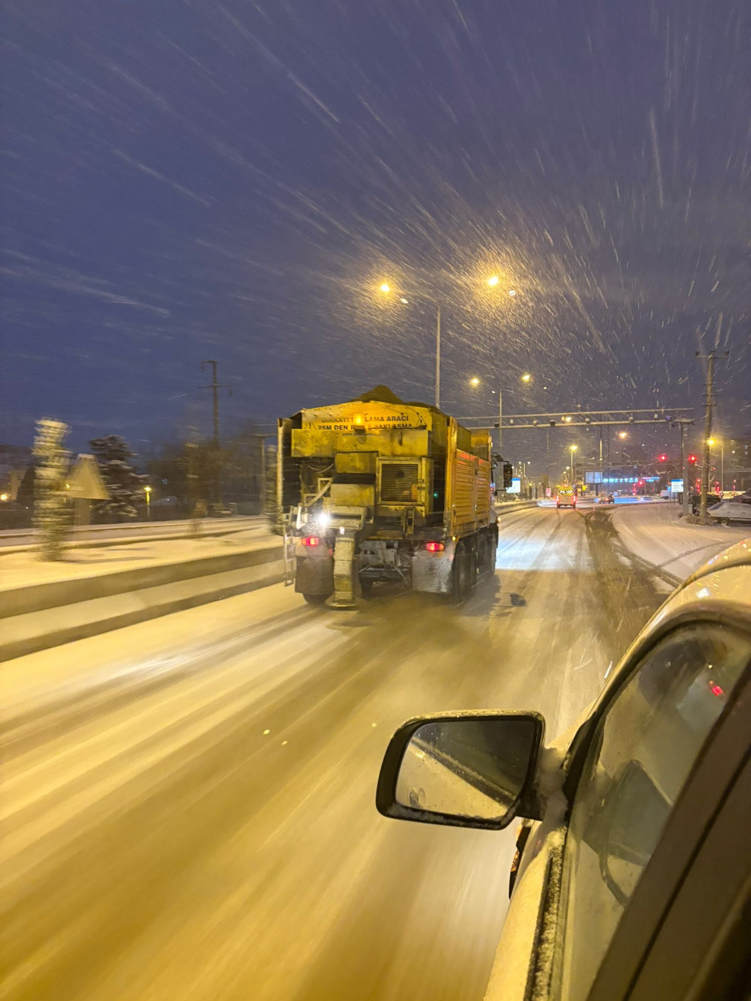 Kırıkkale Belediyesi Kar Mesaisinde: Ekipler 7/24 Sahada 1 608277028 1346693480833309 1605184309582761408 n