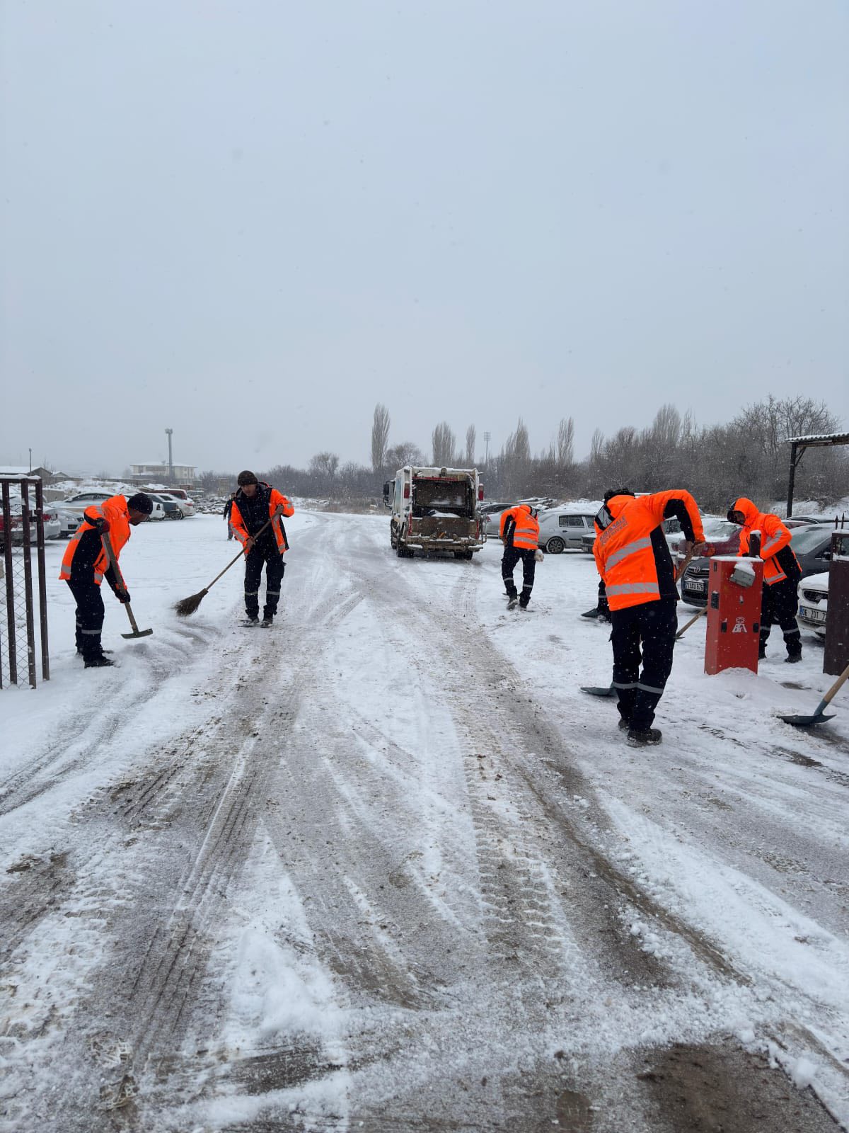 Kırıkkale Belediyesi Kar Mesaisinde: Ekipler 7/24 Sahada 6 608292005 1346693737499950 6033837278290762625 n