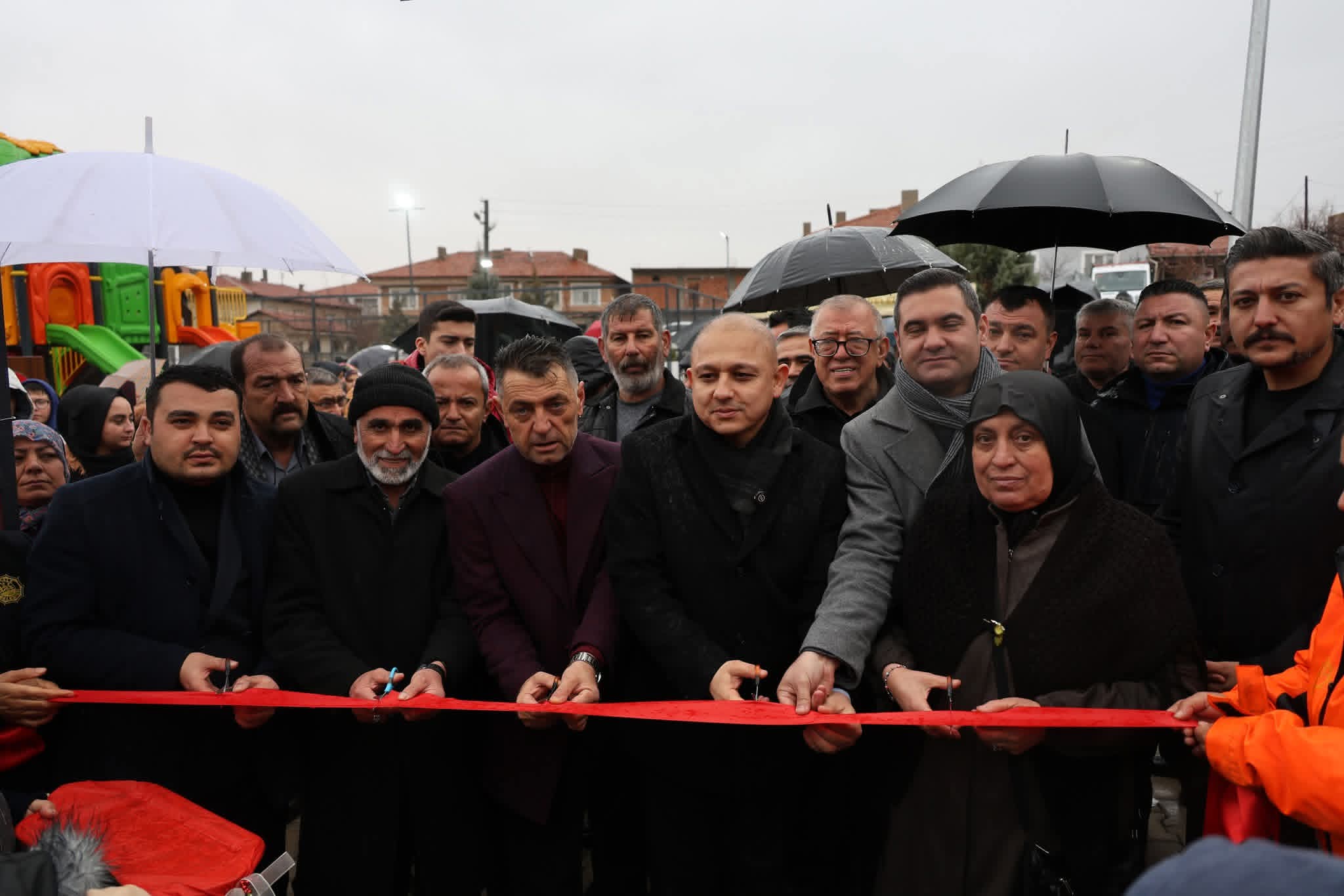 Şehit Polis Emrah Pekdoğan Parkı Sağanak Yağışa Rağmen Hizmete Açıldı 4 FB IMG 1769868606388