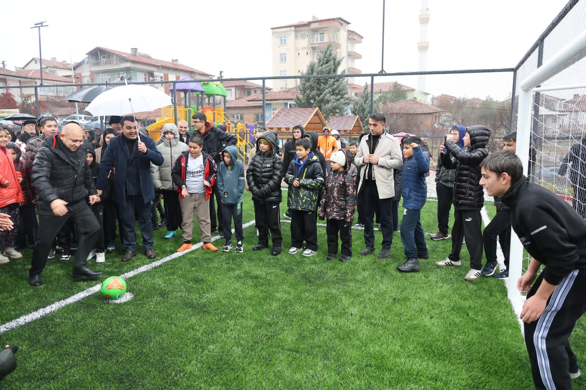 Şehit Polis Emrah Pekdoğan Parkı Sağanak Yağışa Rağmen Hizmete Açıldı 6 FB IMG 1769868617630