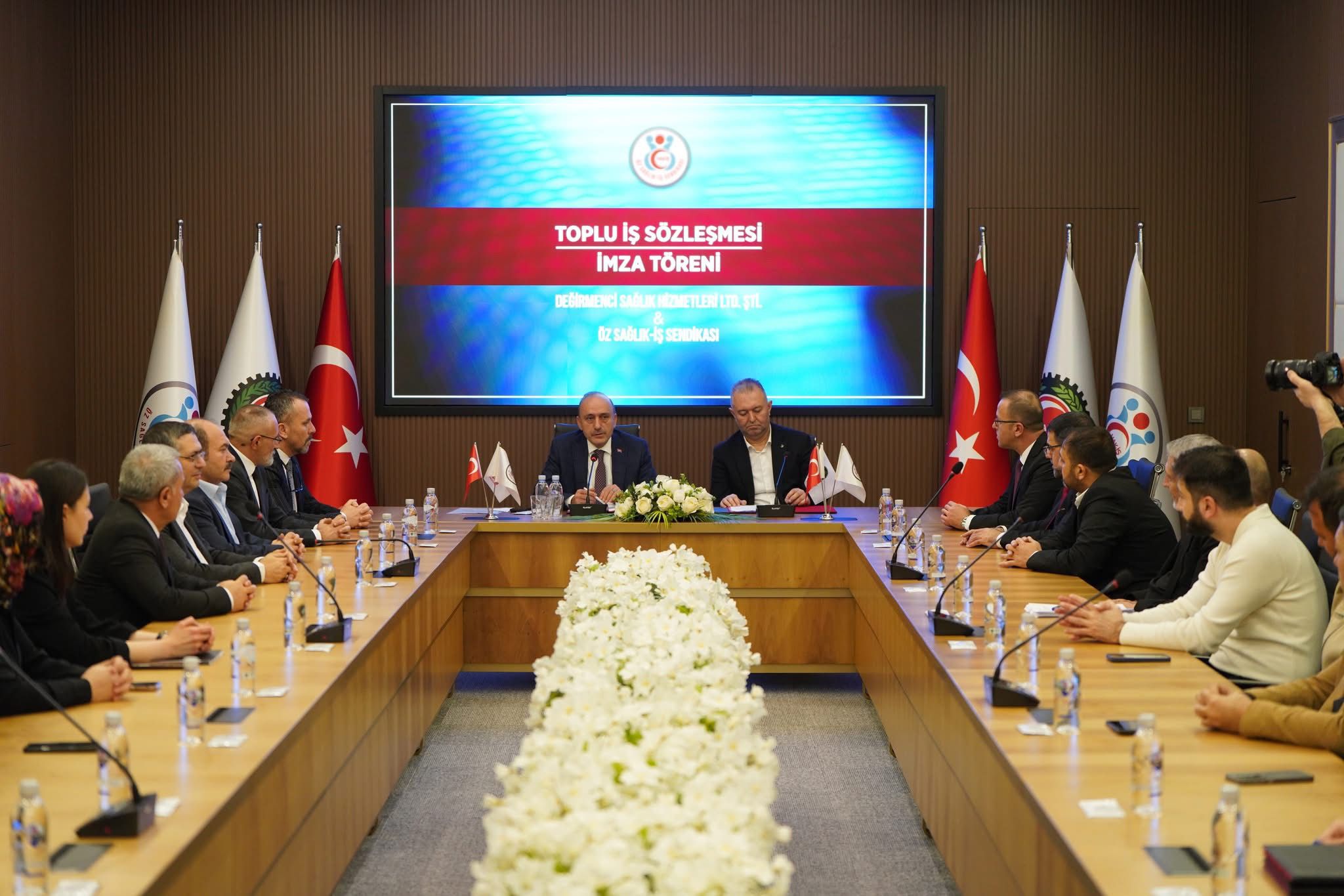 Türkiye’de Bir İlk: Öz Sağlık-İş Sendikası İle Kırıkkale Bozdemir Bakım Merkezi Arasında Tarihi Sözleşme 2 IMG 20260403 WA0010