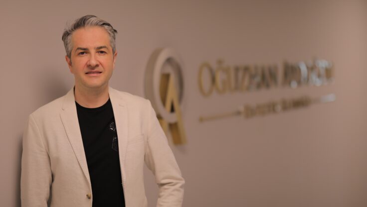 Yüz Germe Ameliyatı Nedir? Doğal Görünüm İçin Nelere Dikkat Edilmeli?