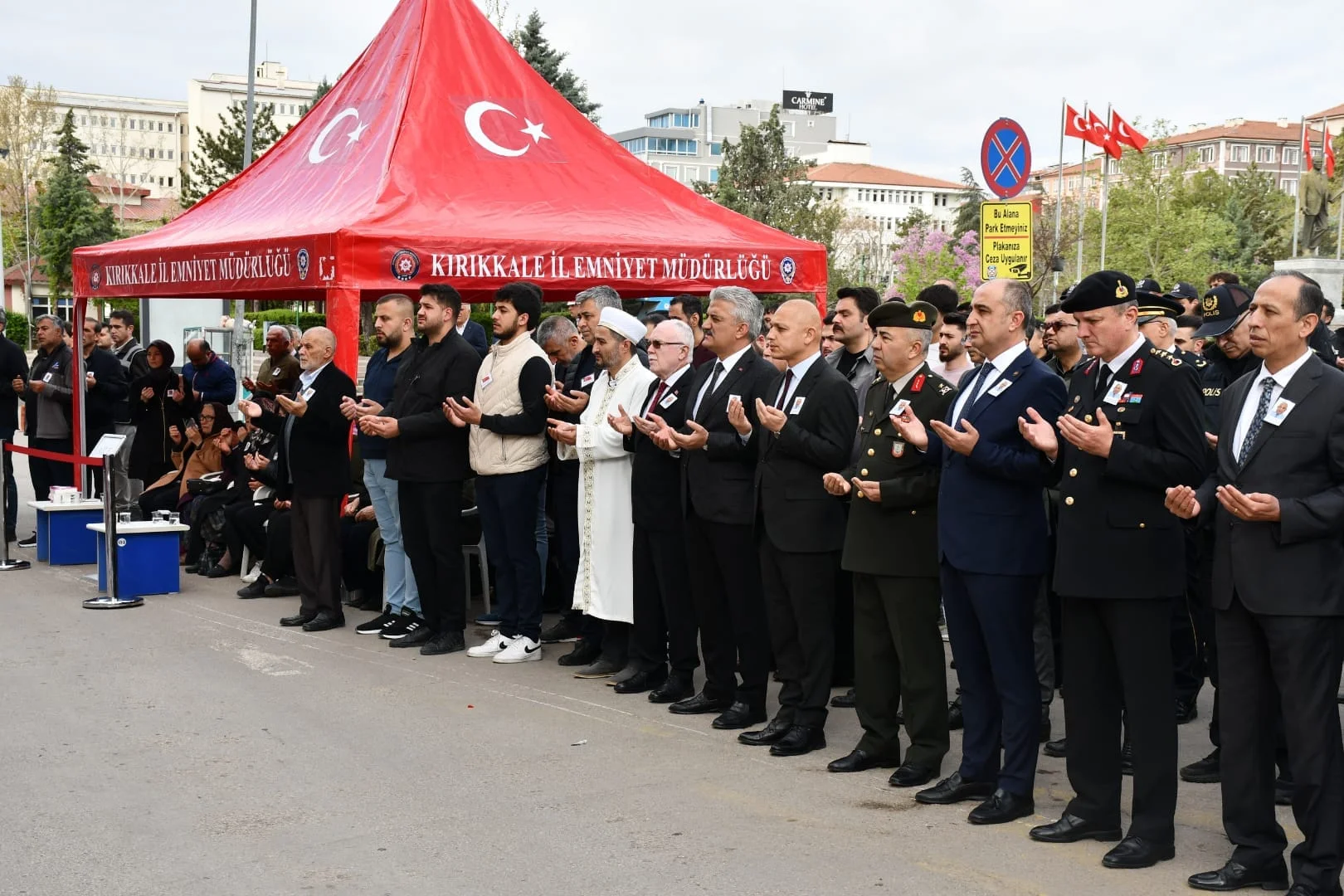 kirikkale-kalp-krizi-vefat-eden-polis-memuru-cenaze-toreni-4 Kırıkkale'de Kalp Krizi Sonucu Vefat Eden Polis Memuru Son Yolculuğuna Uğurlandı