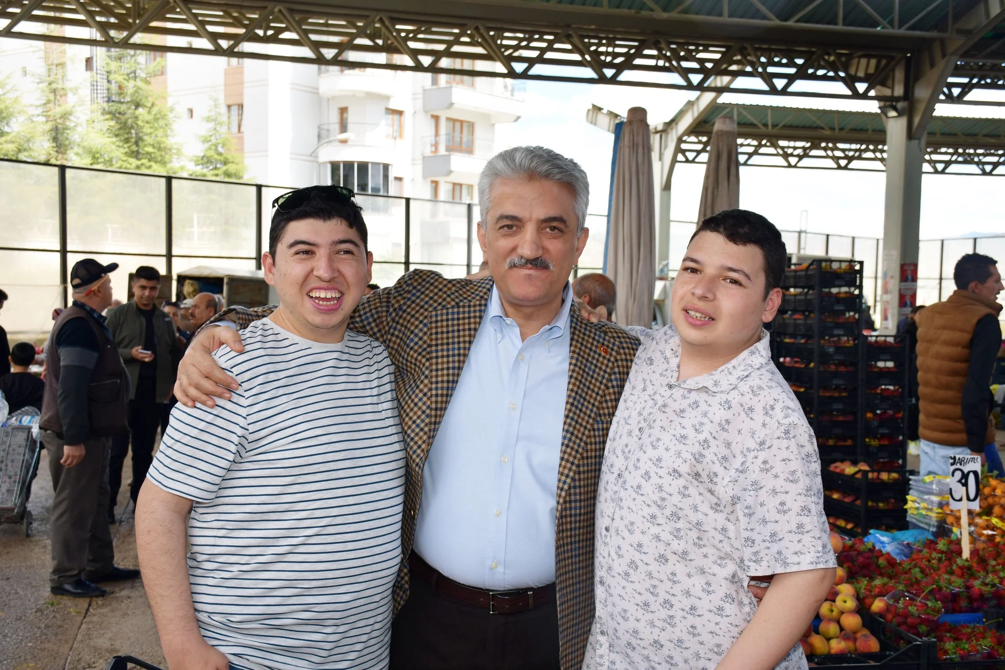 vali-mehmet-makas-cumartesi-pazar-ziyareti-2 Kırıkkale Valisi Mehmet Makas Pazar Ziyaretlerine Devam Ediyor
