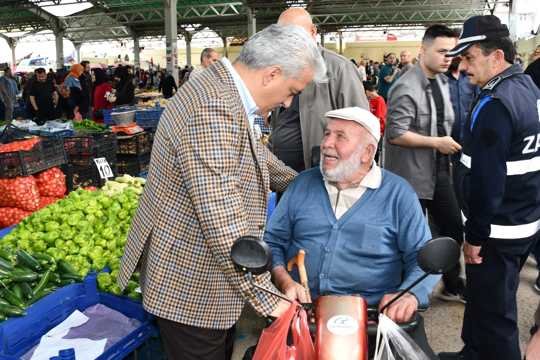 vali-mehmet-makas-cumartesi-pazar-ziyareti-8 Kırıkkale Valisi Mehmet Makas Pazar Ziyaretlerine Devam Ediyor